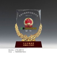 鄭州勞動(dòng)模范獎(jiǎng)杯|獎(jiǎng)牌供應(yīng)商，勞動(dòng)節(jié)紀(jì)念品，優(yōu)秀勞模獎(jiǎng)杯批發(fā)