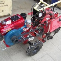 小型農(nóng)機開溝培土機濰坊生產(chǎn)的小型農(nóng)機開溝培土機汽油的