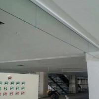 玻璃擋煙垂壁廠家，河北永發(fā)門業(yè)