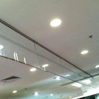 商場電動(dòng)式消防隔熱擋煙垂壁生產(chǎn)廠家