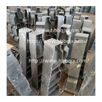 重慶鑄鋼立柱廠家/河北泊泉機(jī)械制造定制高速公路防撞鑄鋼立柱
