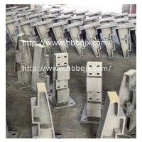 河南鑄鐵防撞護(hù)欄支架家-河北泊泉機(jī)械定制鑄鐵防撞橋梁護(hù)欄支架